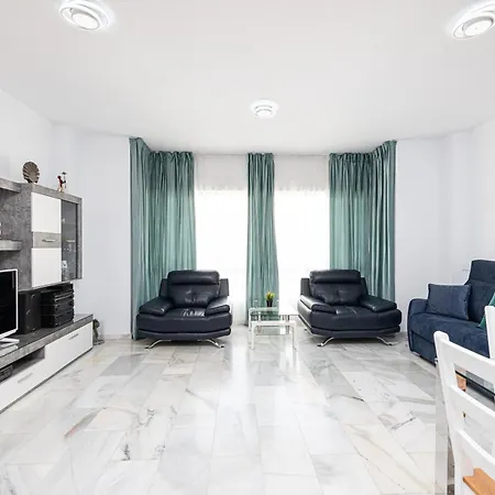 Luxury Poseidon מלון דירות מאלגה
